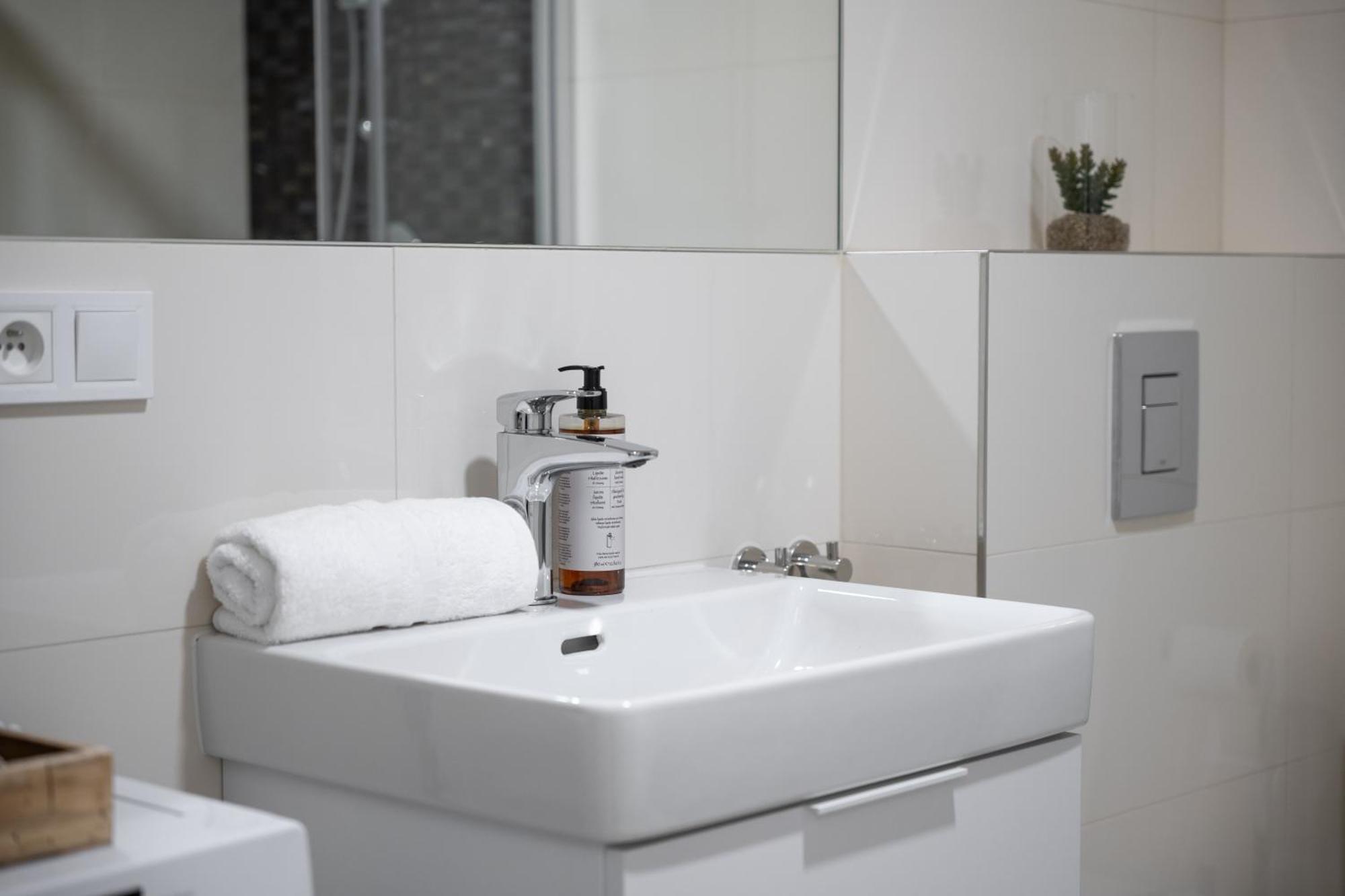 Cavallo Business Apartments Прага Экстерьер фото